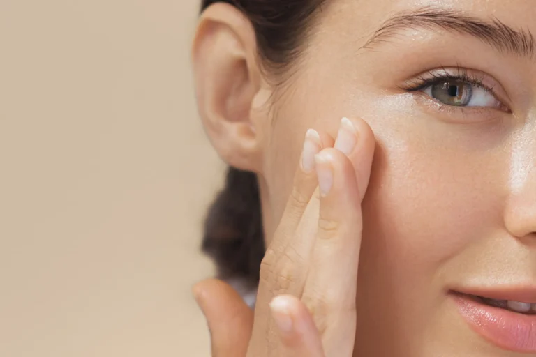 Tóxicos y Disruptores Endocrinos en la Piel: La Importancia de Elegir Cosmética Saludable